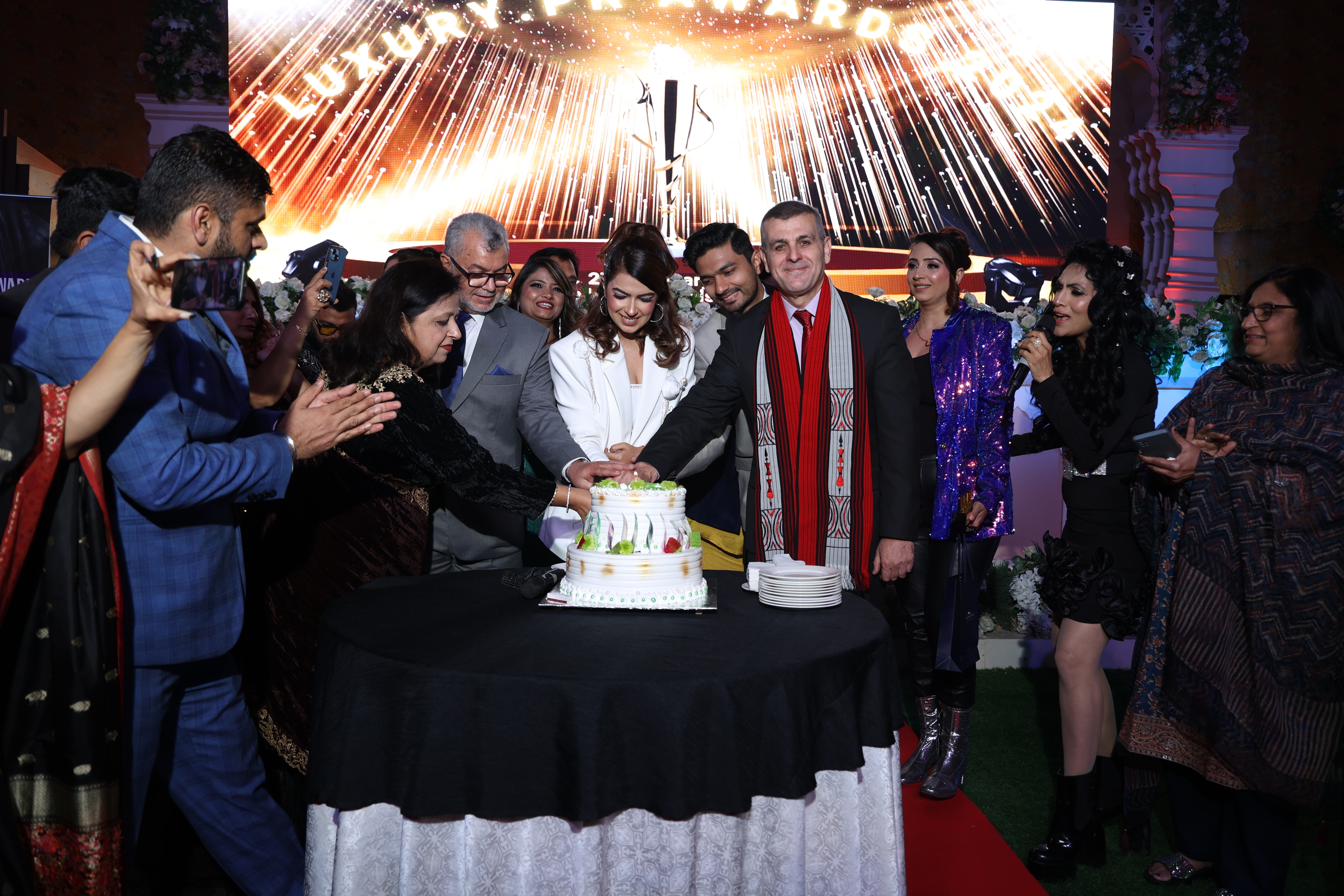 cake cutting ceremony