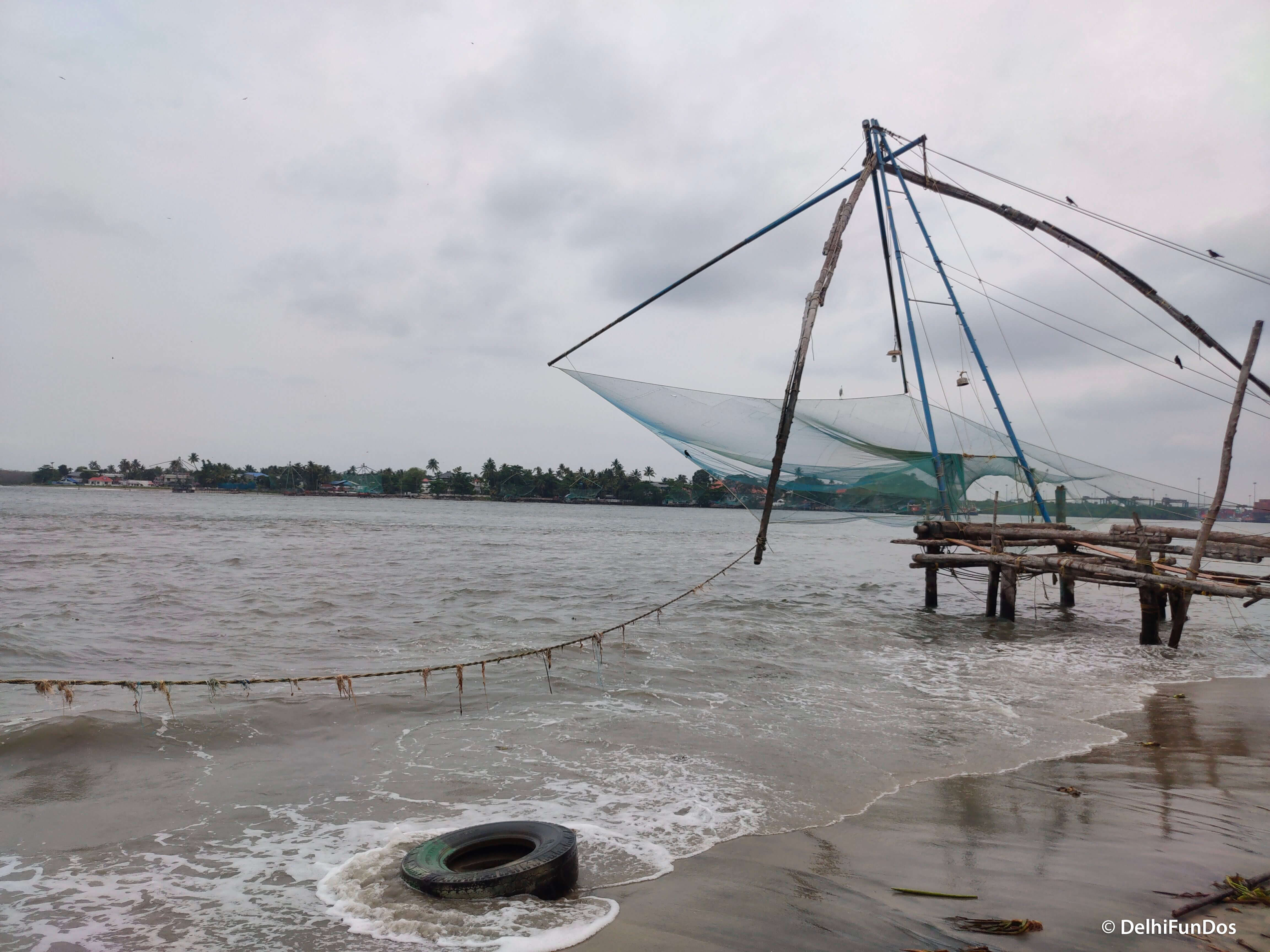 Chinese-fishing-nets-at-Fort-Kochi-Beach (1)